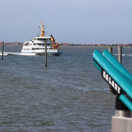 Renovierte Doppelhaushaelfte In * Nessmersiel