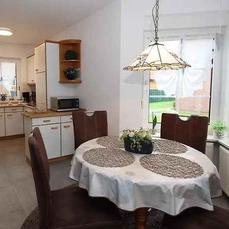 Renovierte Doppelhaushaelfte In Holiday home Nessmersiel