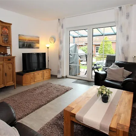 Holiday home Renovierte Doppelhaushaelfte In Nessmersiel